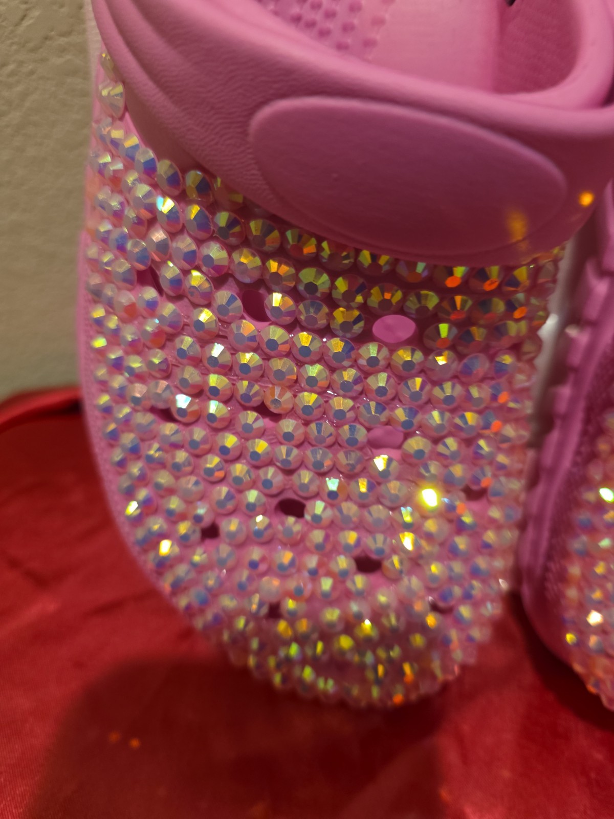 WOMENS PINK SIZE 9-11 BLING SHINY CROC LIKE FLAT HEELS