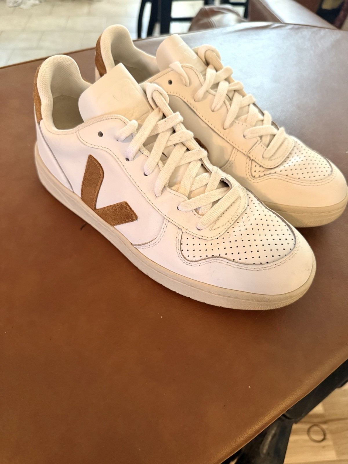 VEJA Women’s Low Top Lace-Up Sneakers White/Brown Logo Casual Activewear