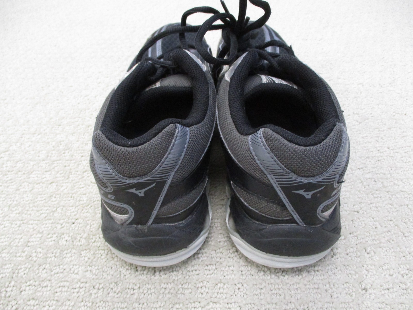 Mizuno Wave Bolt 6 Womens 9 Medium Black Volleyball Pickleball Tennis Sneakers
