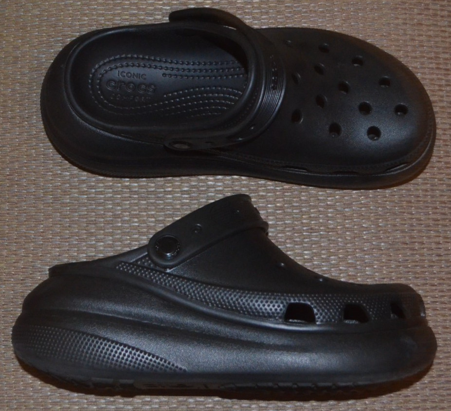Iconic Crocs Mega Crush Platform Clog Sandals Black Unisex Sz 5 Men or 7 Women