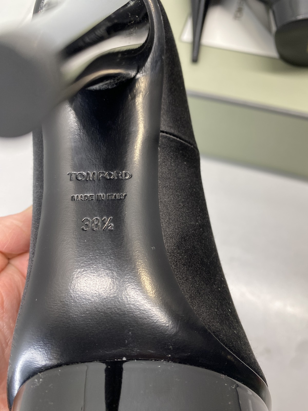 Tom Ford Womens Laminated Satin Cone Heel 120 Pump Size 8.5/EU 38.5 Black