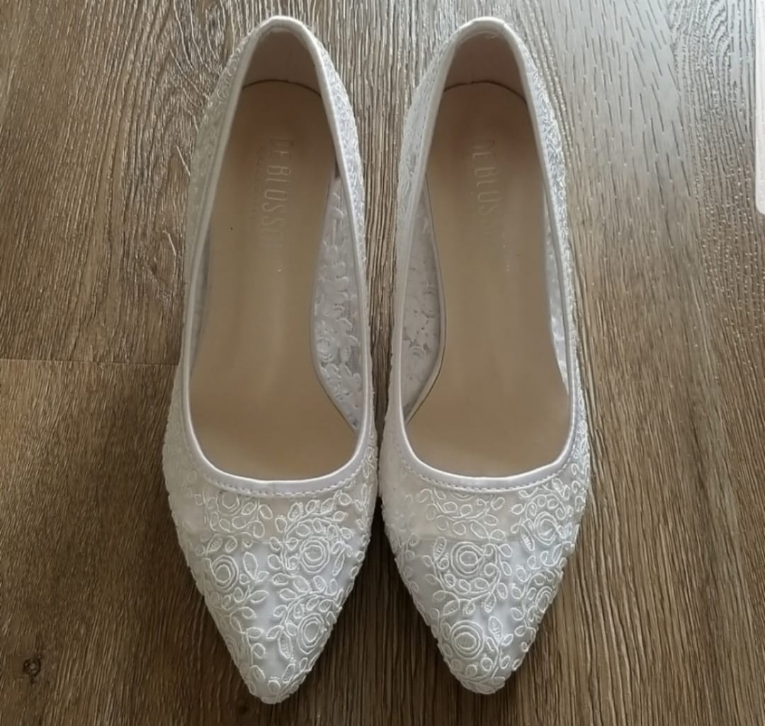 David’s Bridal White Lace Heels – Size 6M (Worn Once)