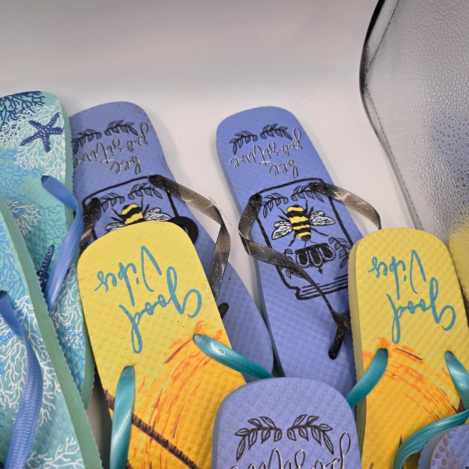 Lot of 10 Juncture Womens Flip Flops Sandals Summer Prints Bee Starfish NWT