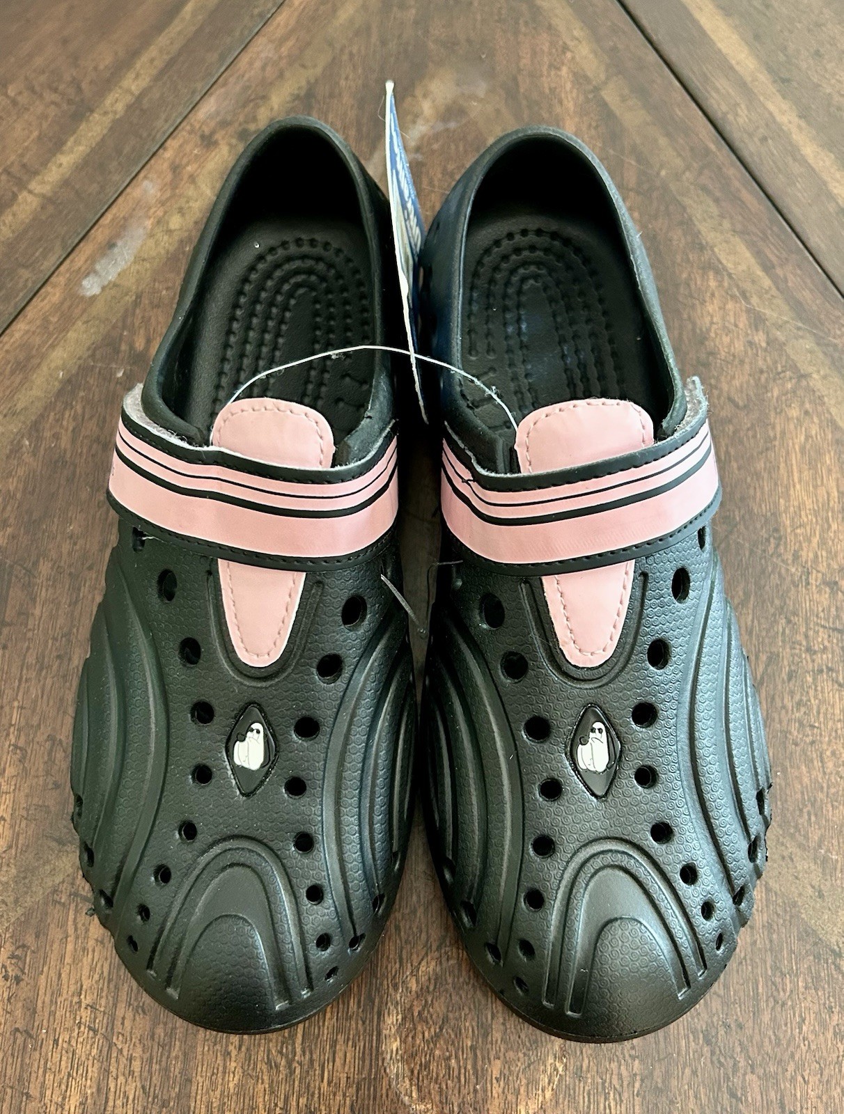 NWT HOUNDS Women’s Ultralites Adjustable Shoes In Black & Light Pink – Size 5/6