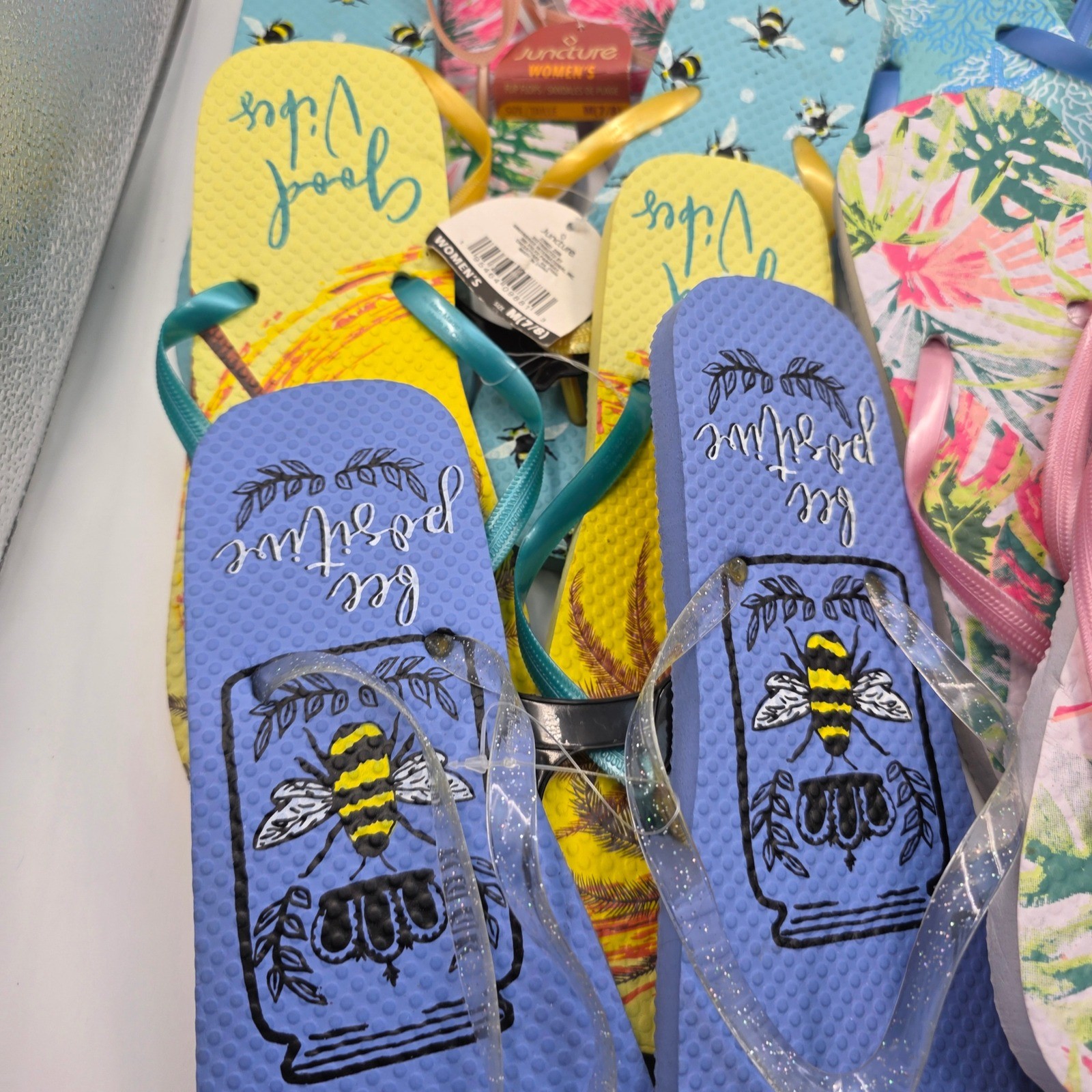 Lot of 10 Juncture Womens Flip Flops Sandals Summer Prints Bee Starfish NWT