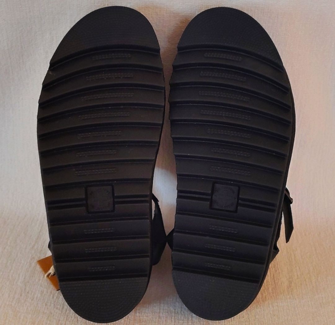 Dr. Martens Blaire Platform Strap Sandals. Size 8