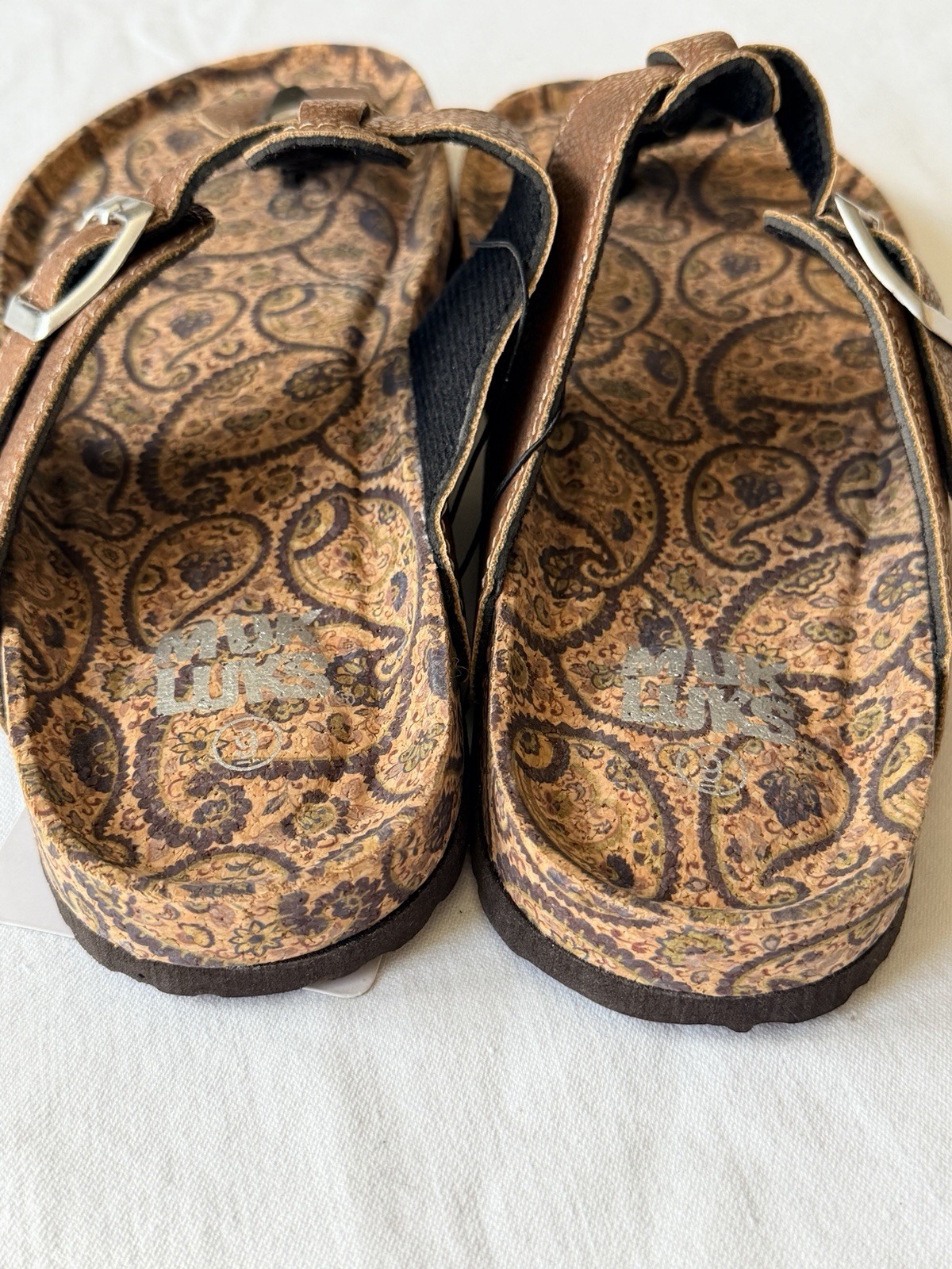 The Original Muk Luks Marsha Thong Sandals Bronze Memory Foam Footbed Size 9 NEW