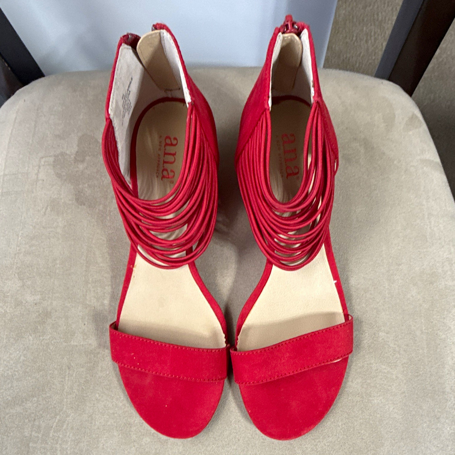 a.n.a Women’s Red Synthetic Strappy Sandals Back Zip Zipper Accent Size 8