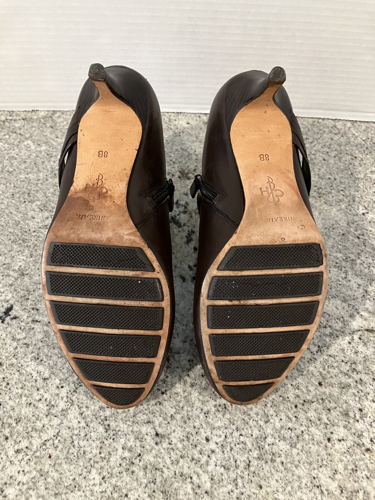 Cole Haan Women’s AIR Shootie/Bootie Pump Size 8B Brown Leather 2.5″ High Heel