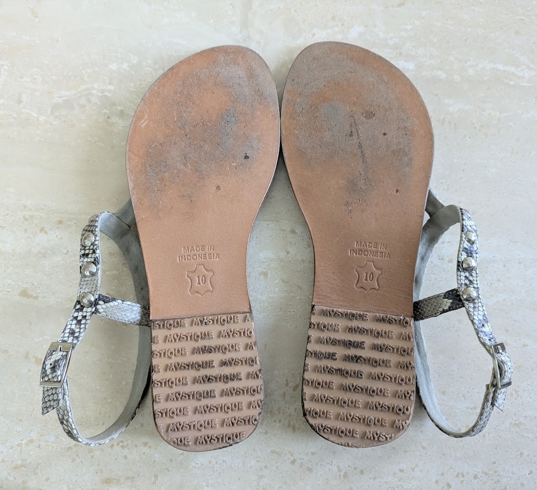 MYSTIQUE Size 10 Studded Ankle Strap Thong LEATHER Sandals Snakeskin Gray Silver