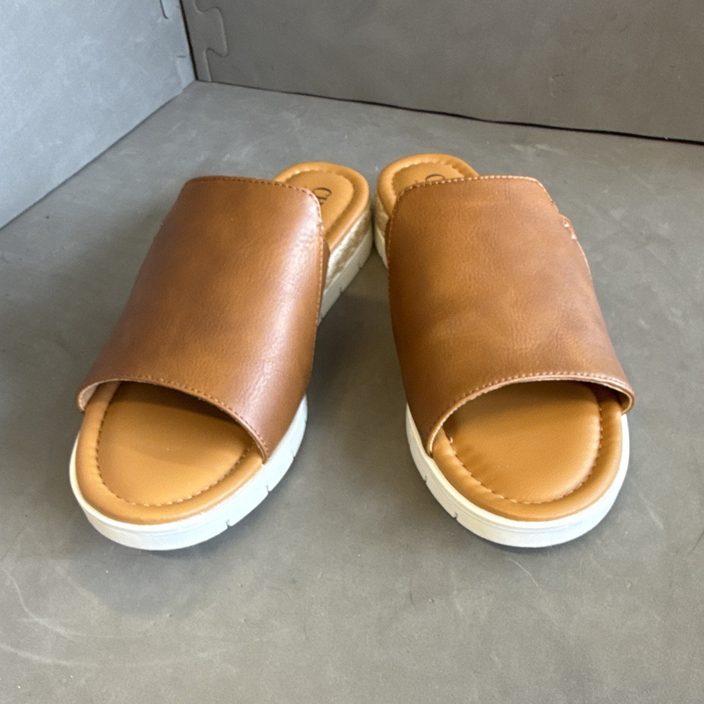 Chaps Women’s Tan Slide Wedge Sandals Logo Slip On Casual Travel US 8