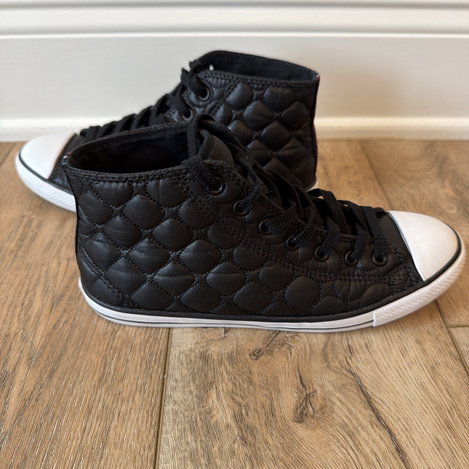 Converse All Star Women’s Sneakers Black Quilted High Top US 7 NWOB