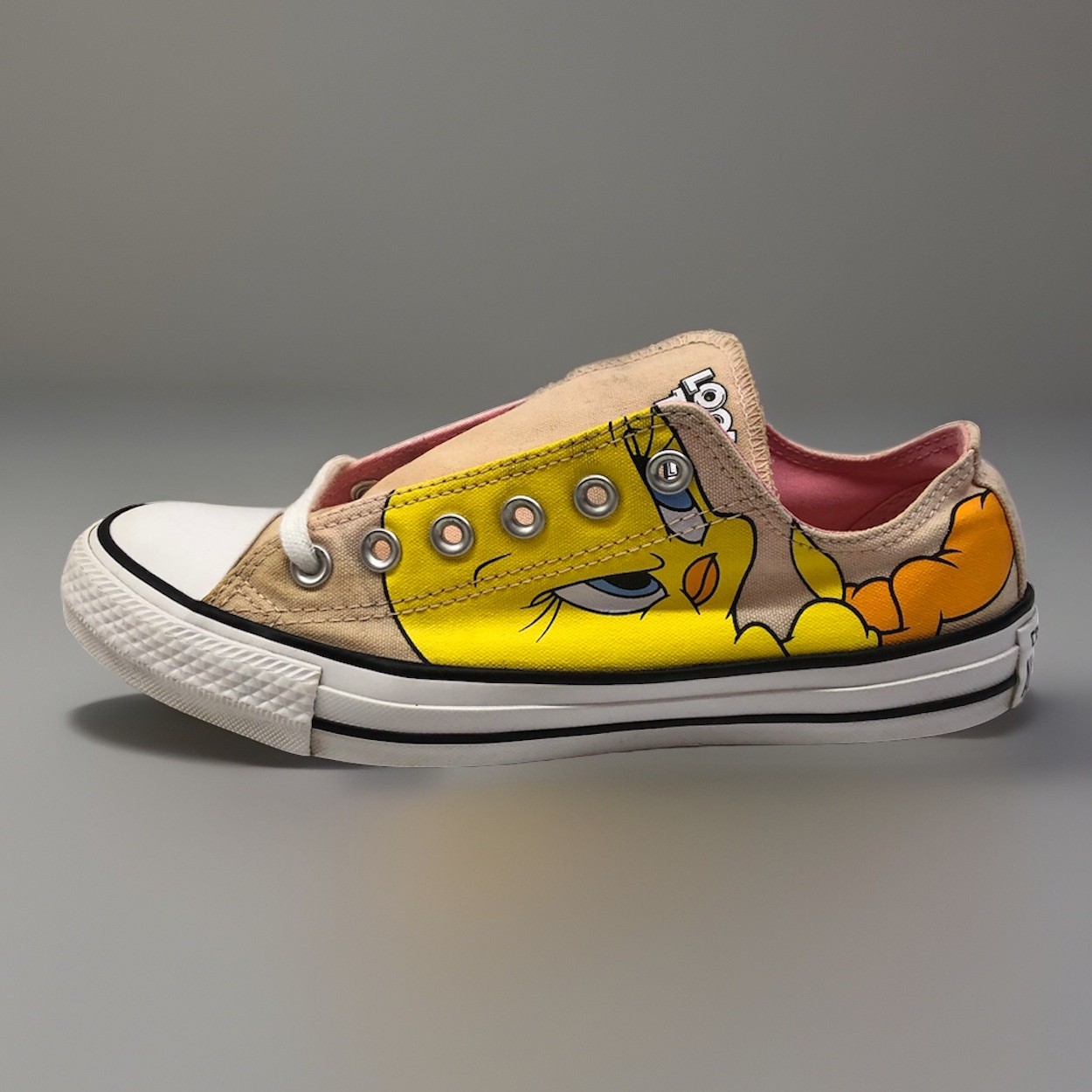 RARE Converse Chuck Taylor All Star Looney Tunes Tweety Bird Shoes Men 6 Women 8