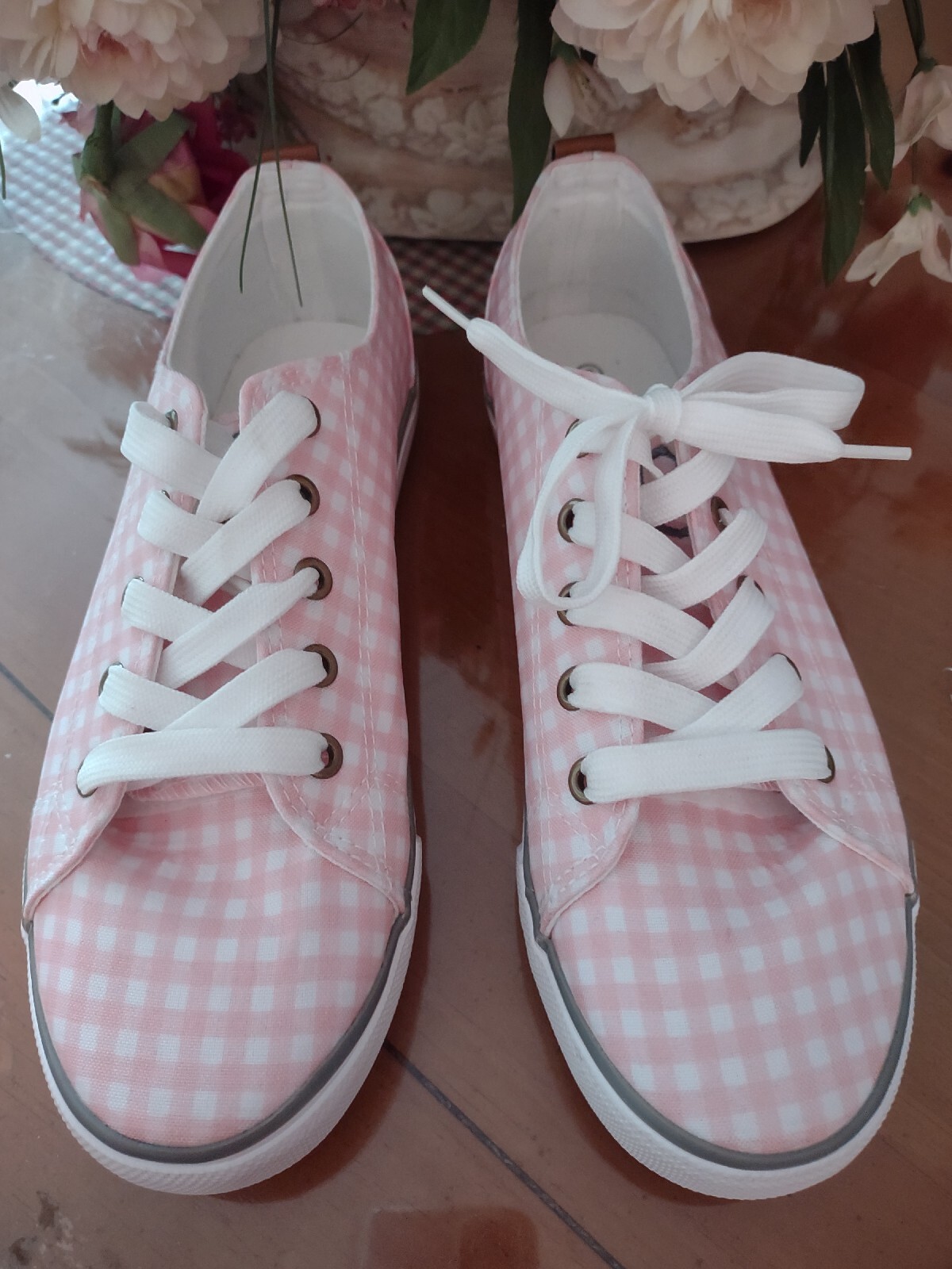 MarleyLilly Monogrammed MOM Womens Sz 9 Lace Up Pink Gingham Sneakers – NEW