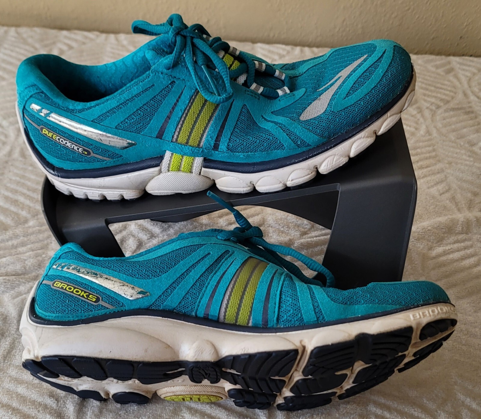Brooks Pure Cadence 7 Teal and green Women’s Running sneakers. Size 7.5