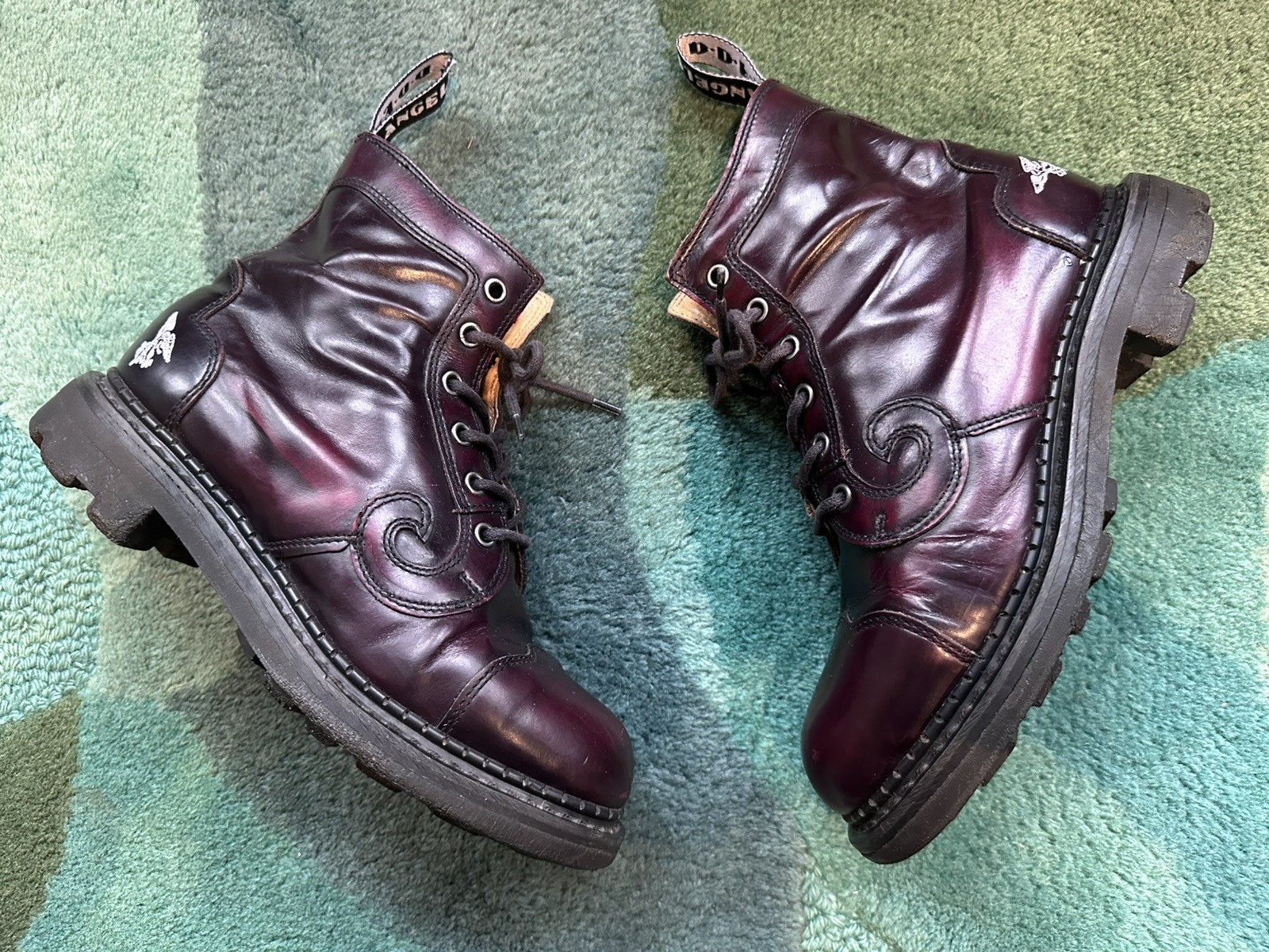 Fluevog VINTAGE Angels Derby Swirl 6-eye burgundy ankle boots (Poland) – US 7.5