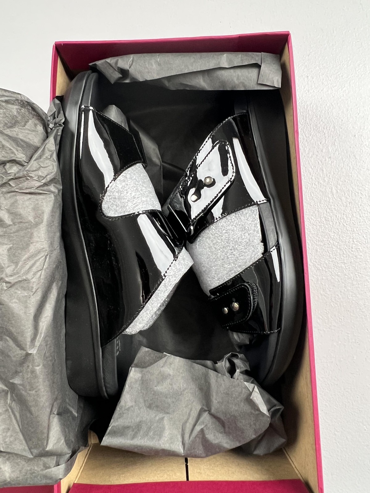 Munro Maclaine Shoes Womens Size 10.5W Black Patent Slide Sandals Wedge Comfort