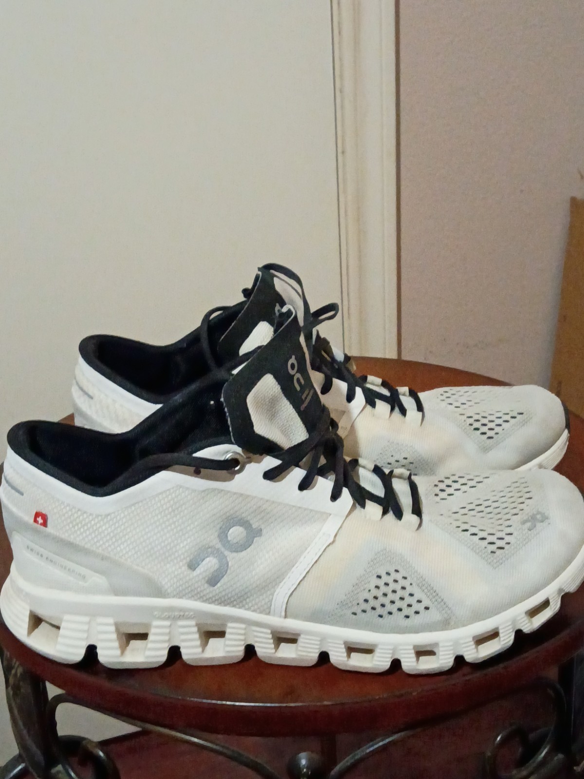 On Running Women’s Cloud X Textile Synthetic Trainers White/Black Shoes Size 9
