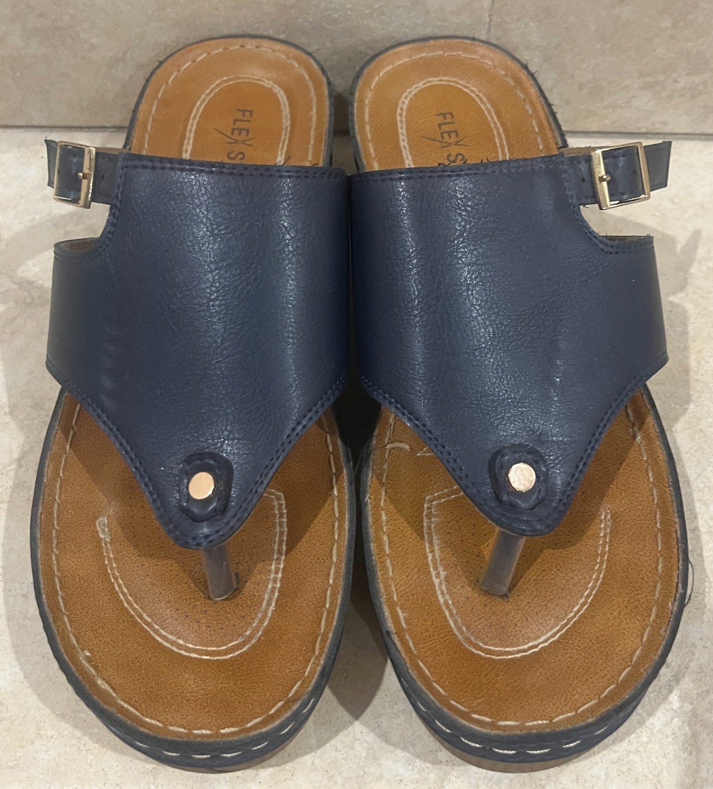 Flex Step Women’s Navy Blue Wide Sandals Size 7W Comfort Thong Sandals