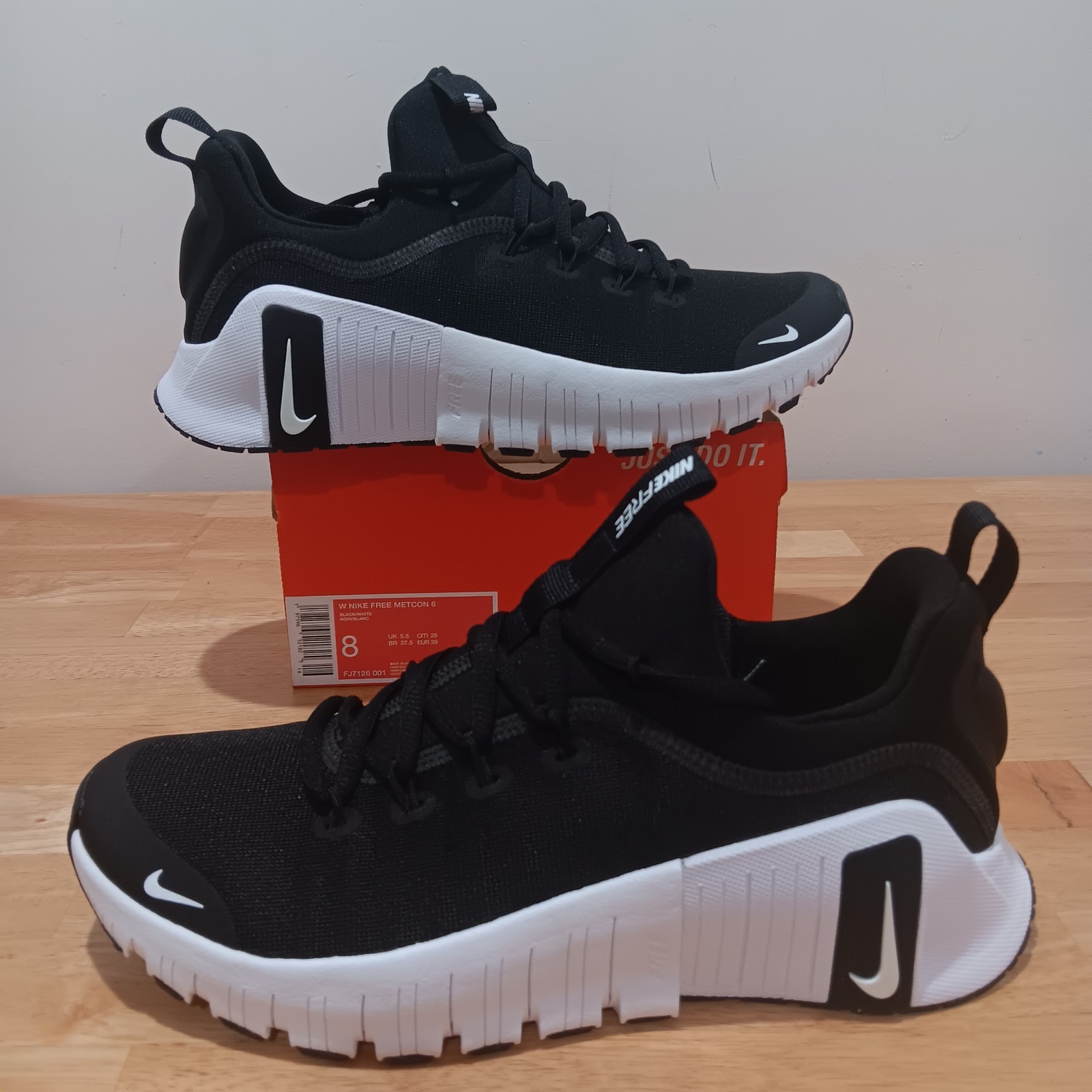 NIKE FREE METCON 6 BLACK WHITE WOMENS SIZE 8 FJ7126 001