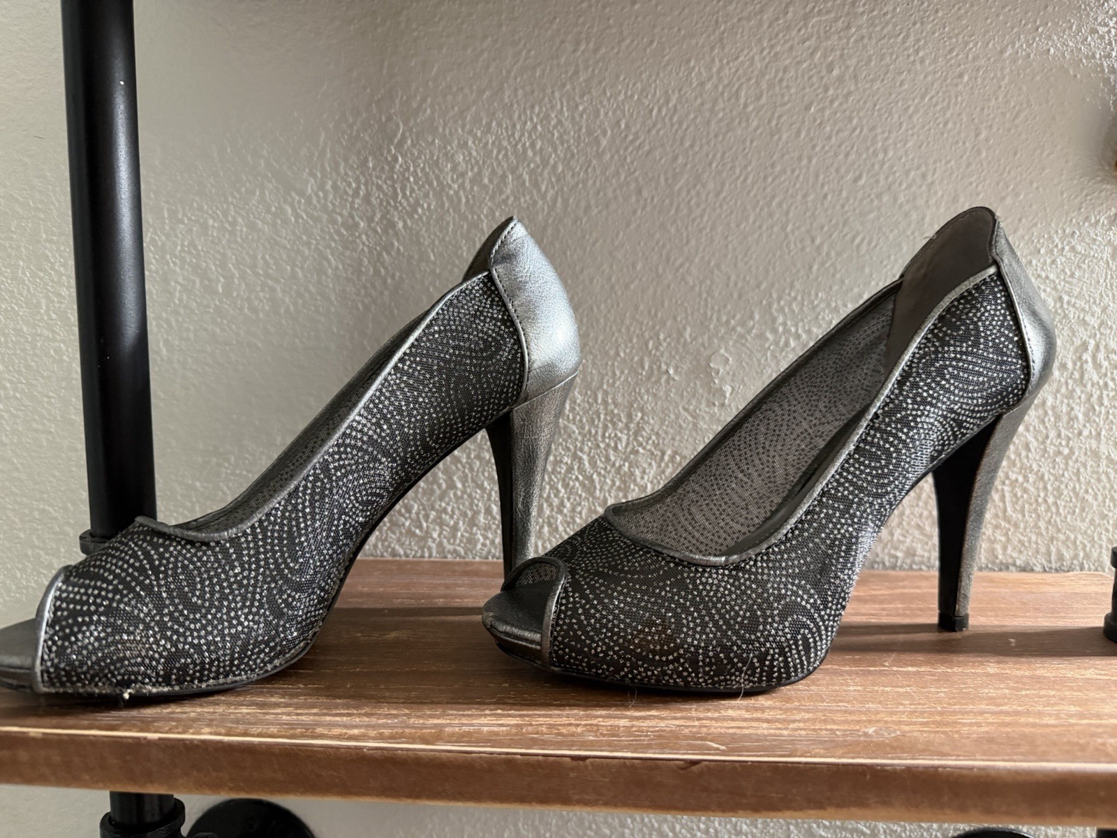Women’s Black/Silver Glitter Peep Toe Stiletto Pumps Slip On Synthetic 8.5