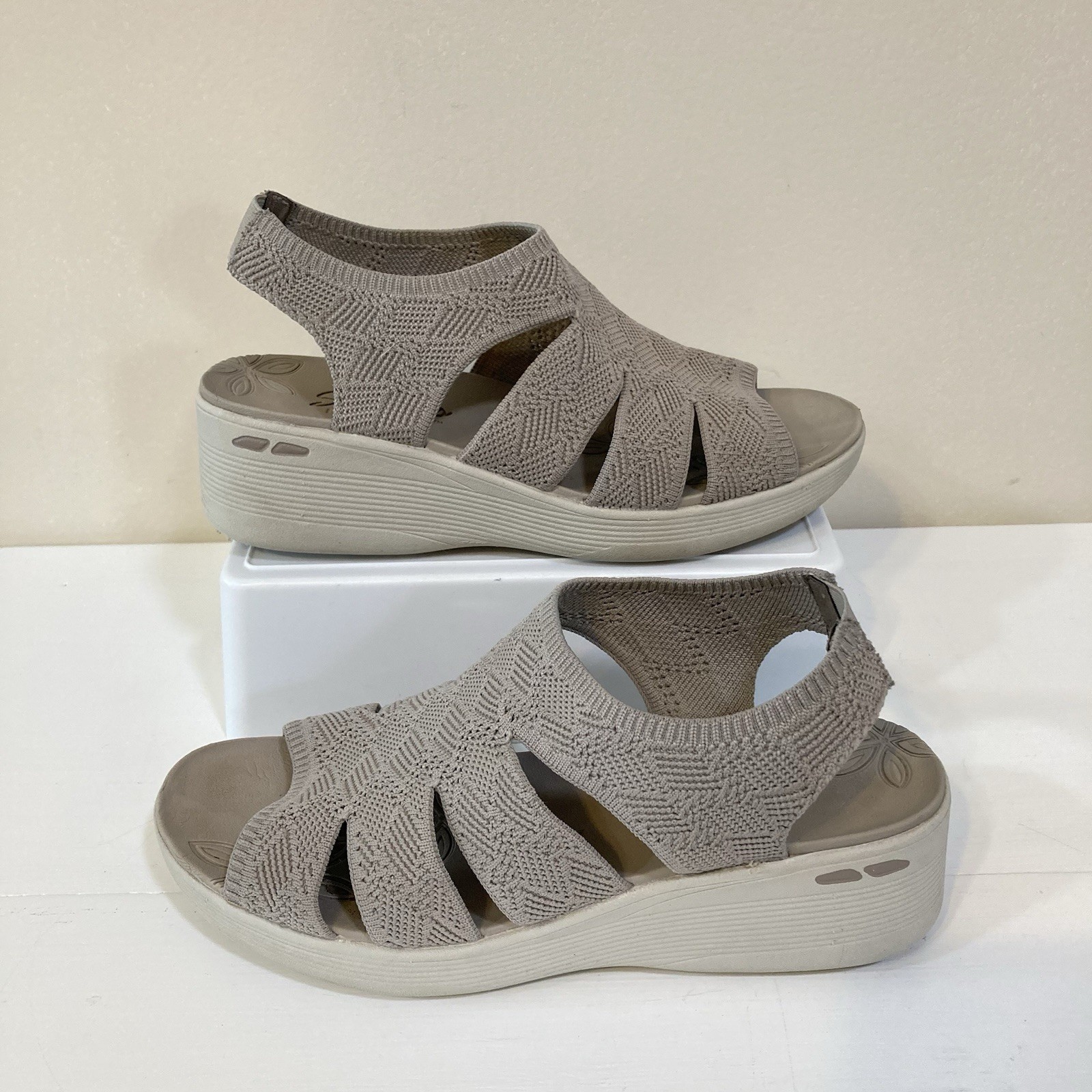 Skechers Pier Lite Memory Maker Knit Wedge Sandals Sz 10 Womens Taupe