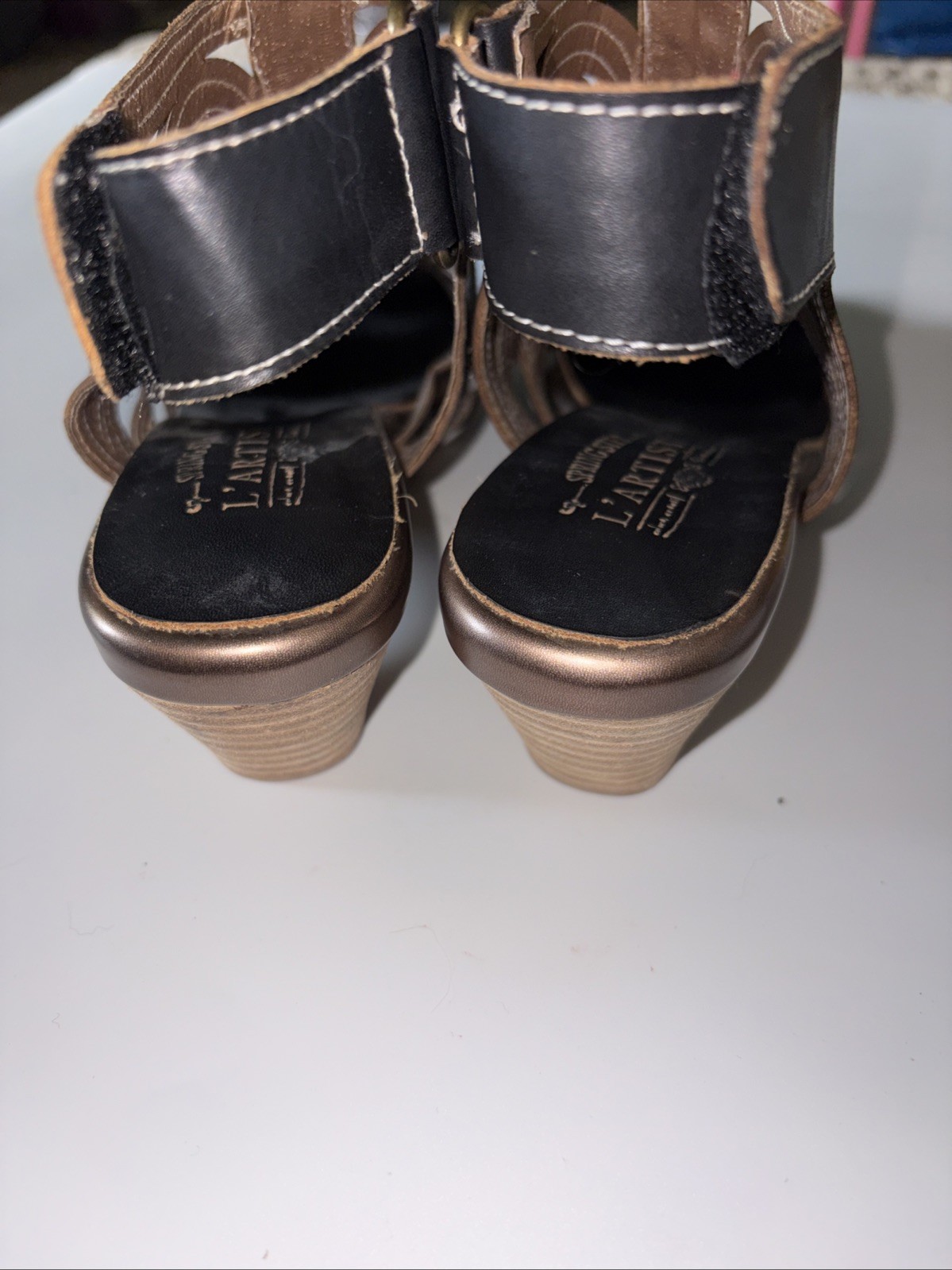 L’Artiste Flourish Gladiator Wedge Sandals 37 Black Leather Laser Cut US 6.5/7