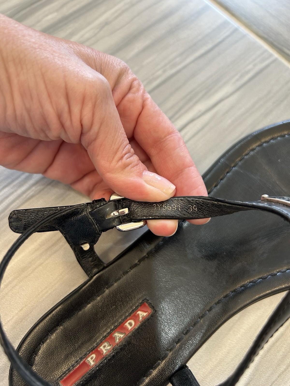 PRADA Black Leather Flat Sandals Logo Emblem On Front Sz 39