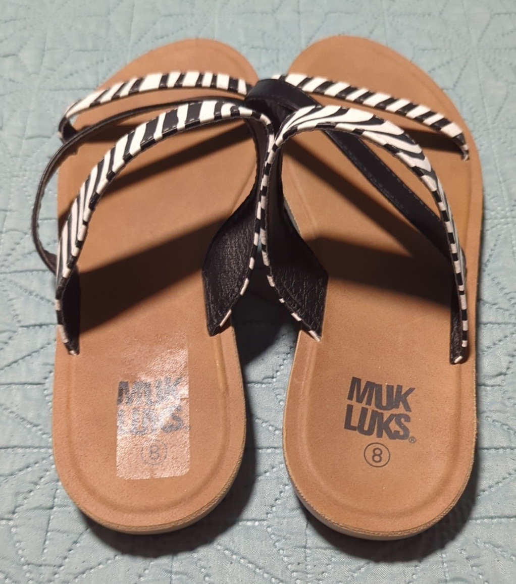 MUK LUKS Women’s Dahlia Strap Sandals sz 8