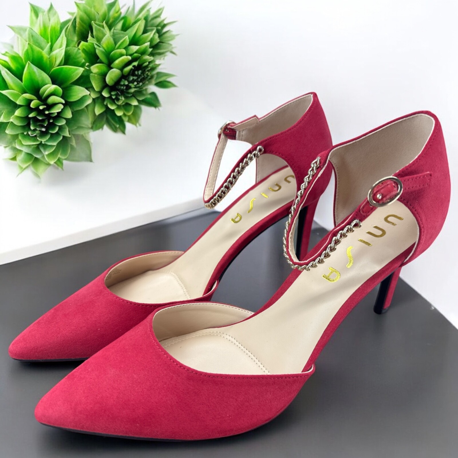 Unisa Women’s UnYoana High Heels Cherry Red Dress Shoe Size 11 Buckle Back