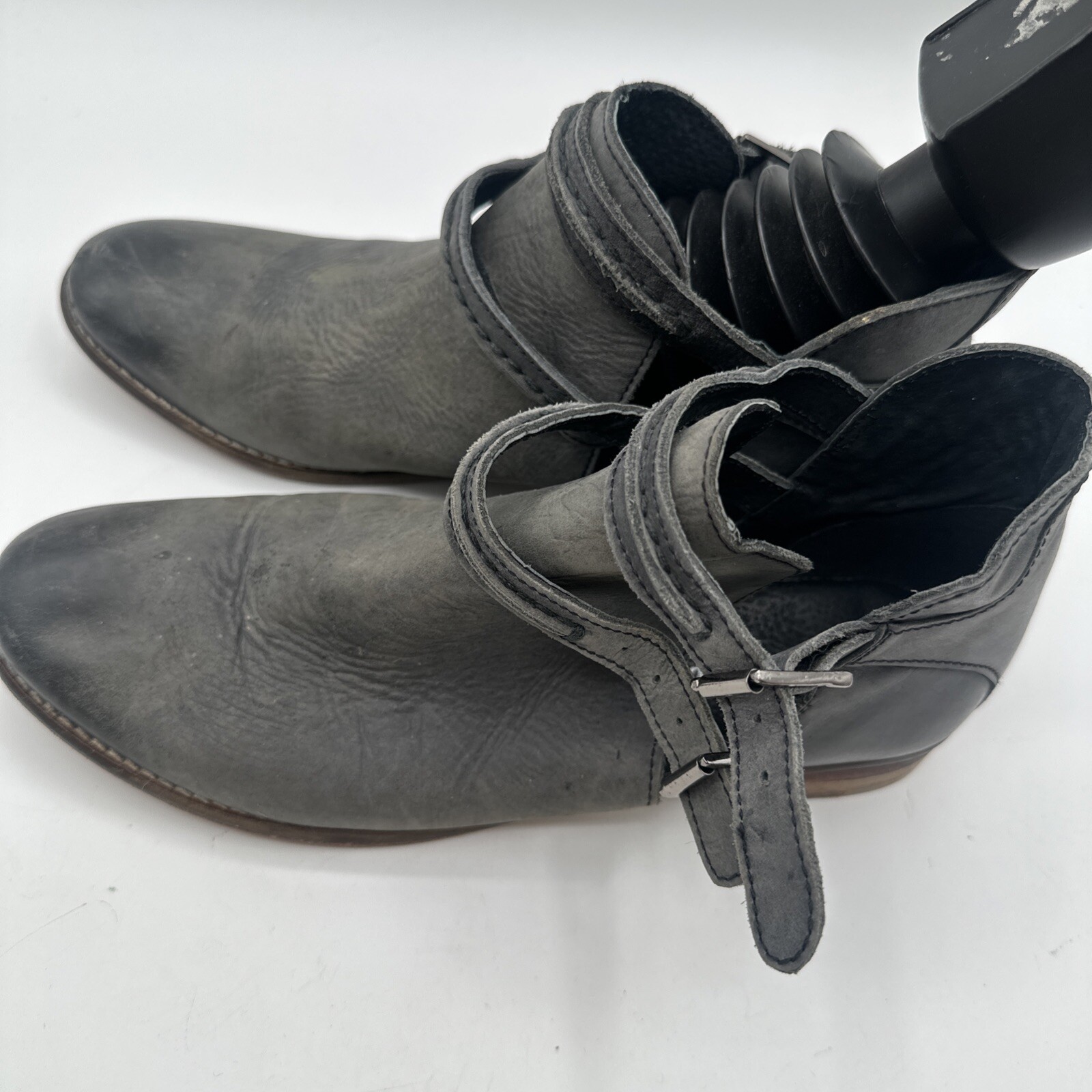 Free People Boots Womens 38 (US 7.5) Gray Leather Boho Grunge Biker Booties