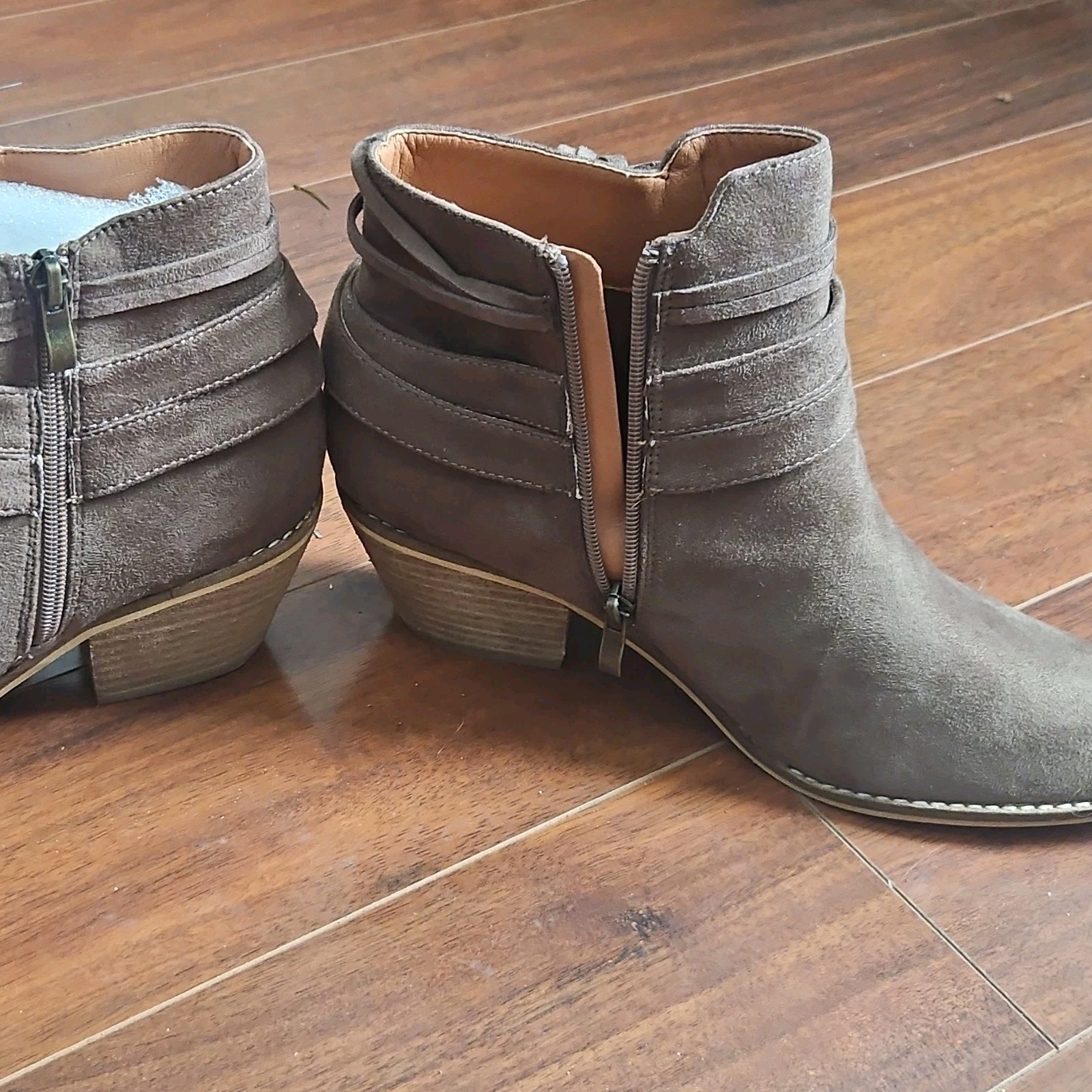 Boutique by Corkys Brown Suede Ankle Bootie Zipper Strap Tassel Size 11