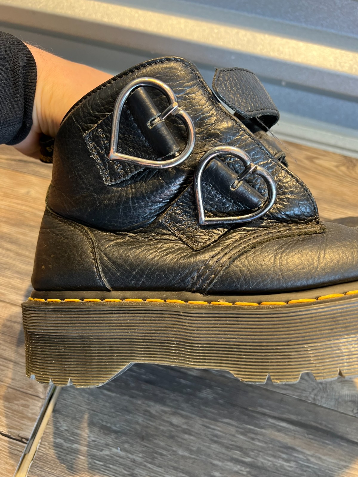 Dr Martens Devon Heart Boots Womens 8 Black Leather Platform Goth Grunge Punk