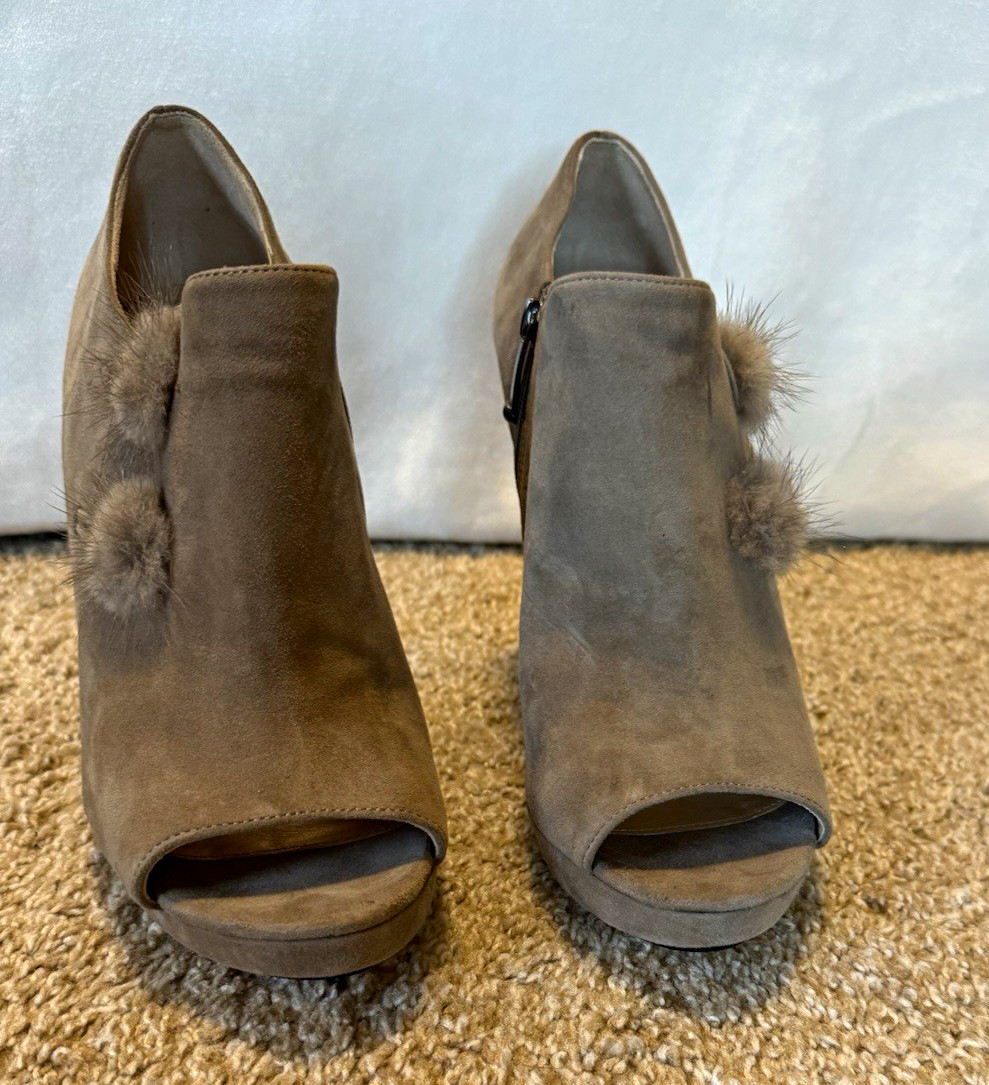 Via Spiga Women’s Gray Suede Open Toe Bootie Heel Zip Pom-Poms US 9