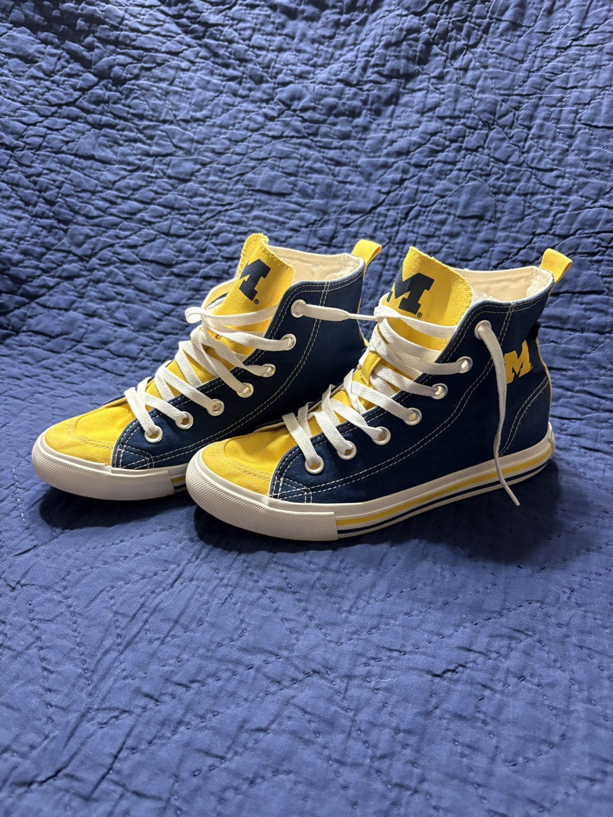 Skicks University of Michigan Women’s size 7M Maze/Blue High Top Lace Up Shoes