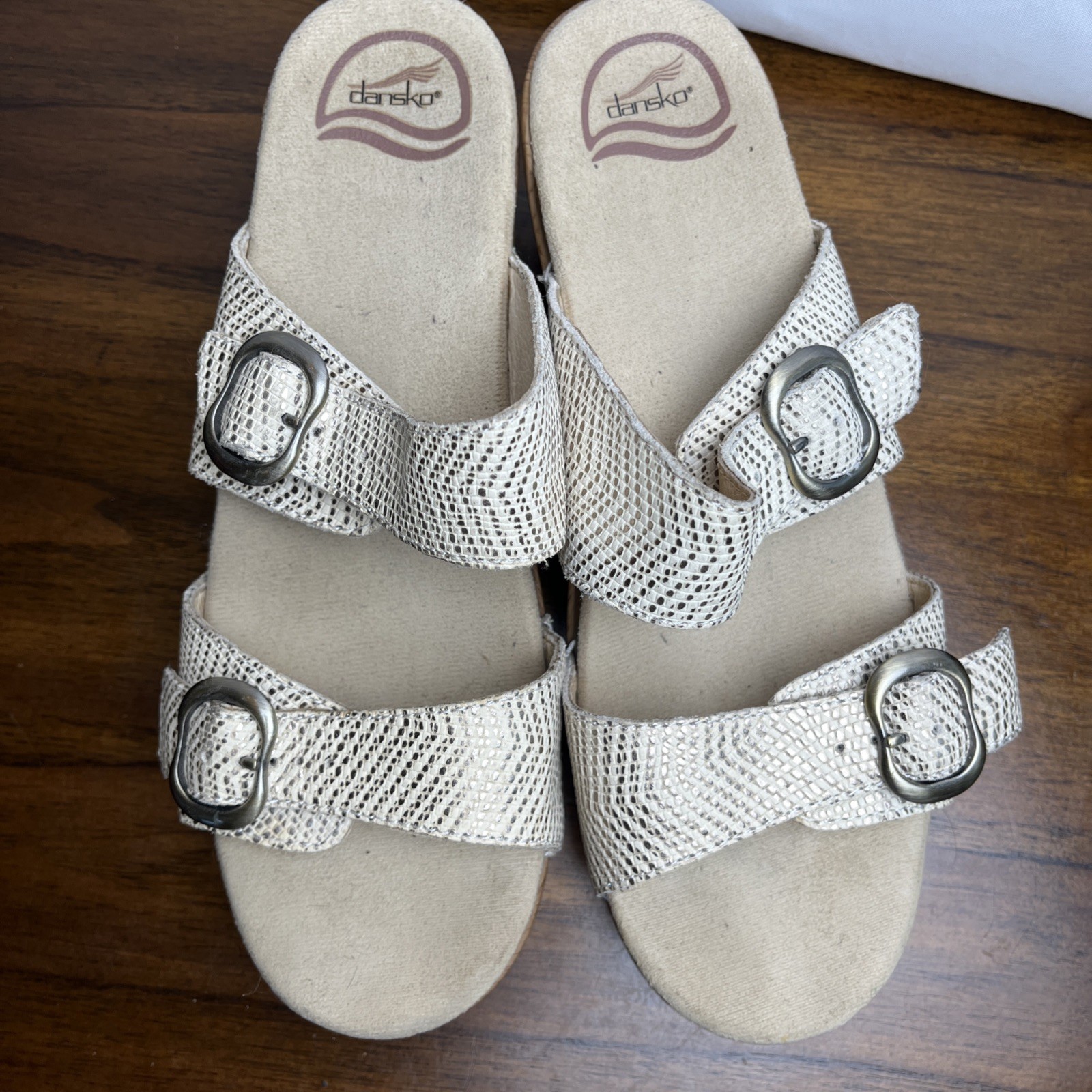Dansko Shiny Cream Gold Sophie Buckle Two Leather Strap Sandals size 40 9.5 10