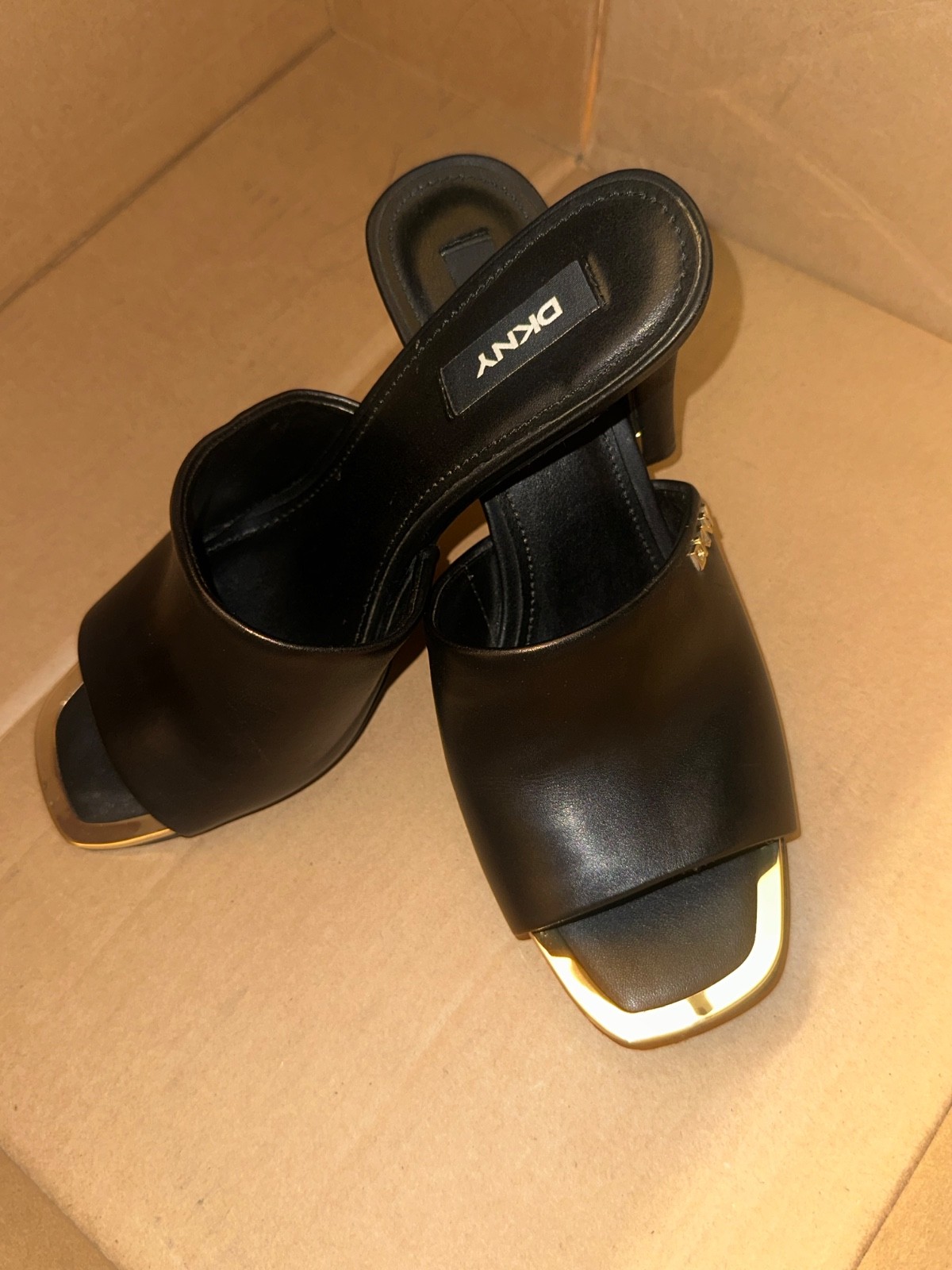Dkny Women’s Black Bronx Dress Sandals Shoes Size 8M