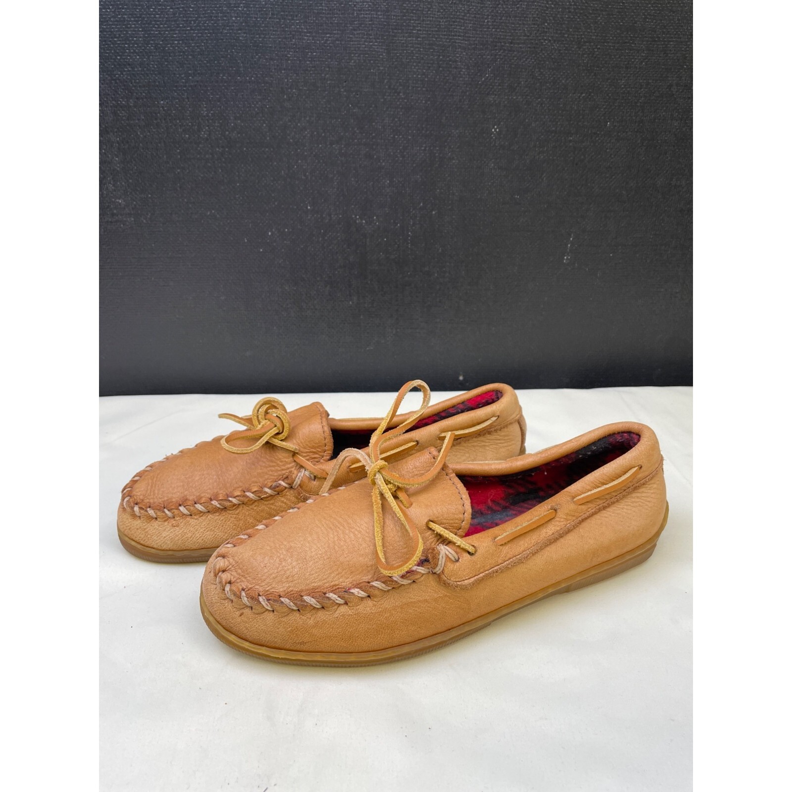 Minnetonka Women’s Leather Tan Moccasins / Shoes flannel insole Size 9 SKU 5480