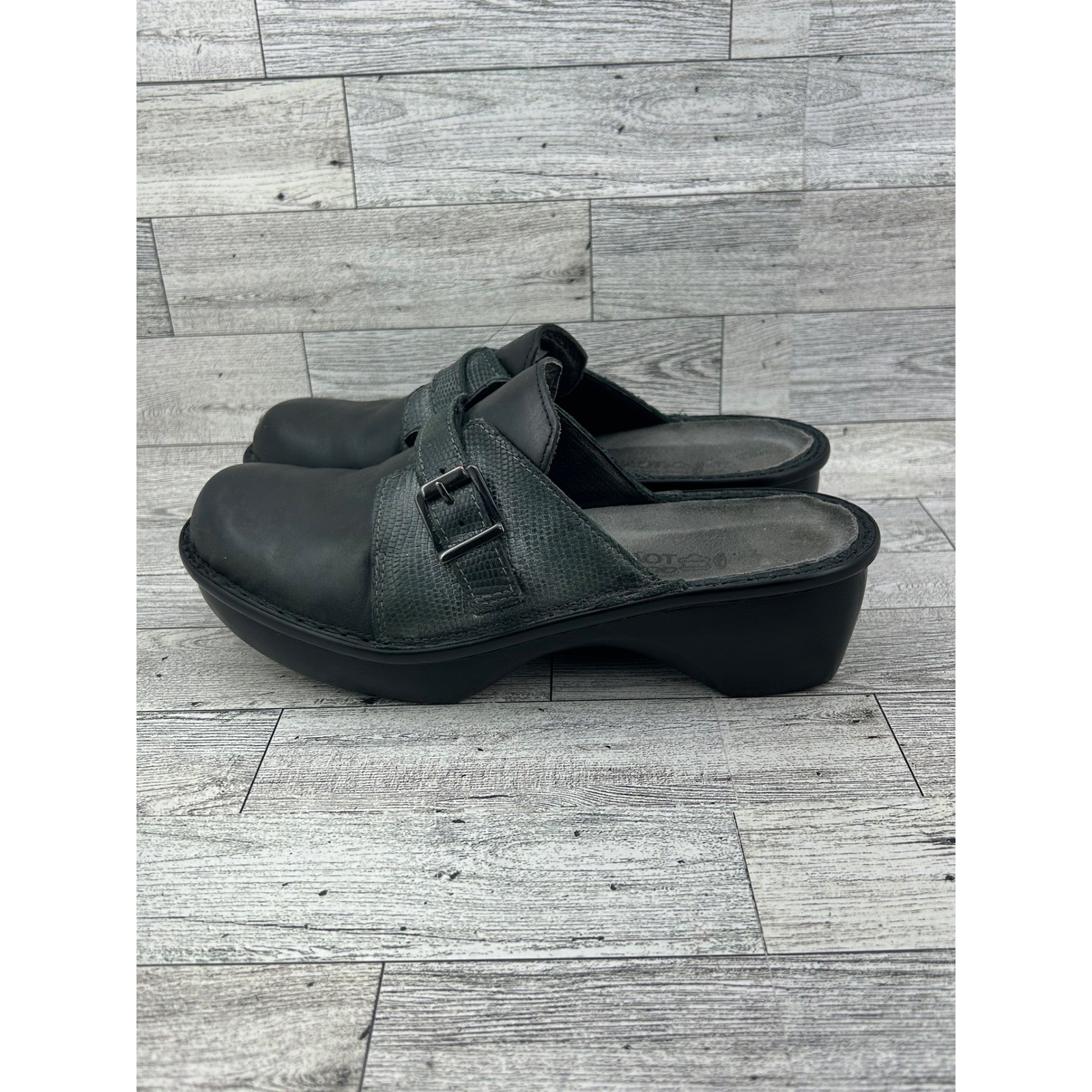 Naot Black Leather Mules Clogs Buckle Comfort Shoes Women Size 6-6.5