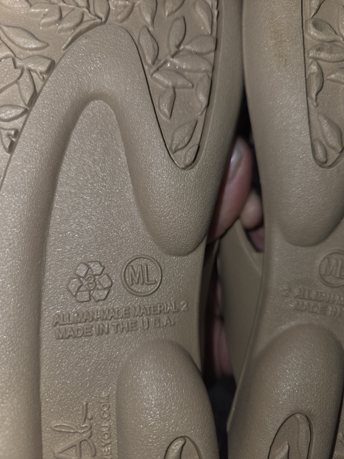 Oka-B Elle Flip Flop Thong Sandals Theresa Licorice Sz ML 8.5-9.5 Tan Sea Turtle