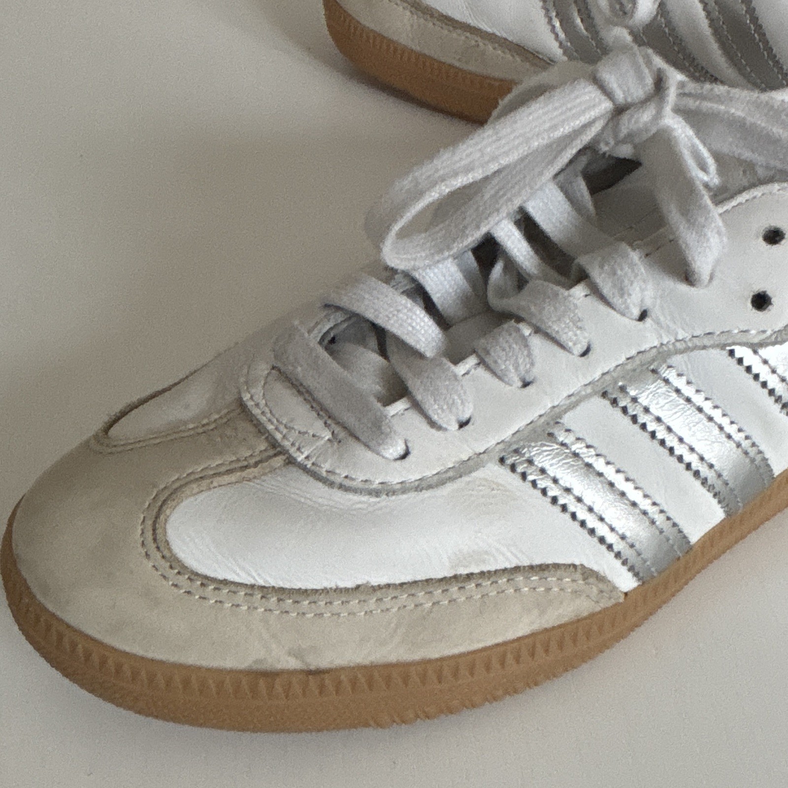 adidas Samba Women’s OG Low Top White/Silver/Gray Leather Sneaker JI2725