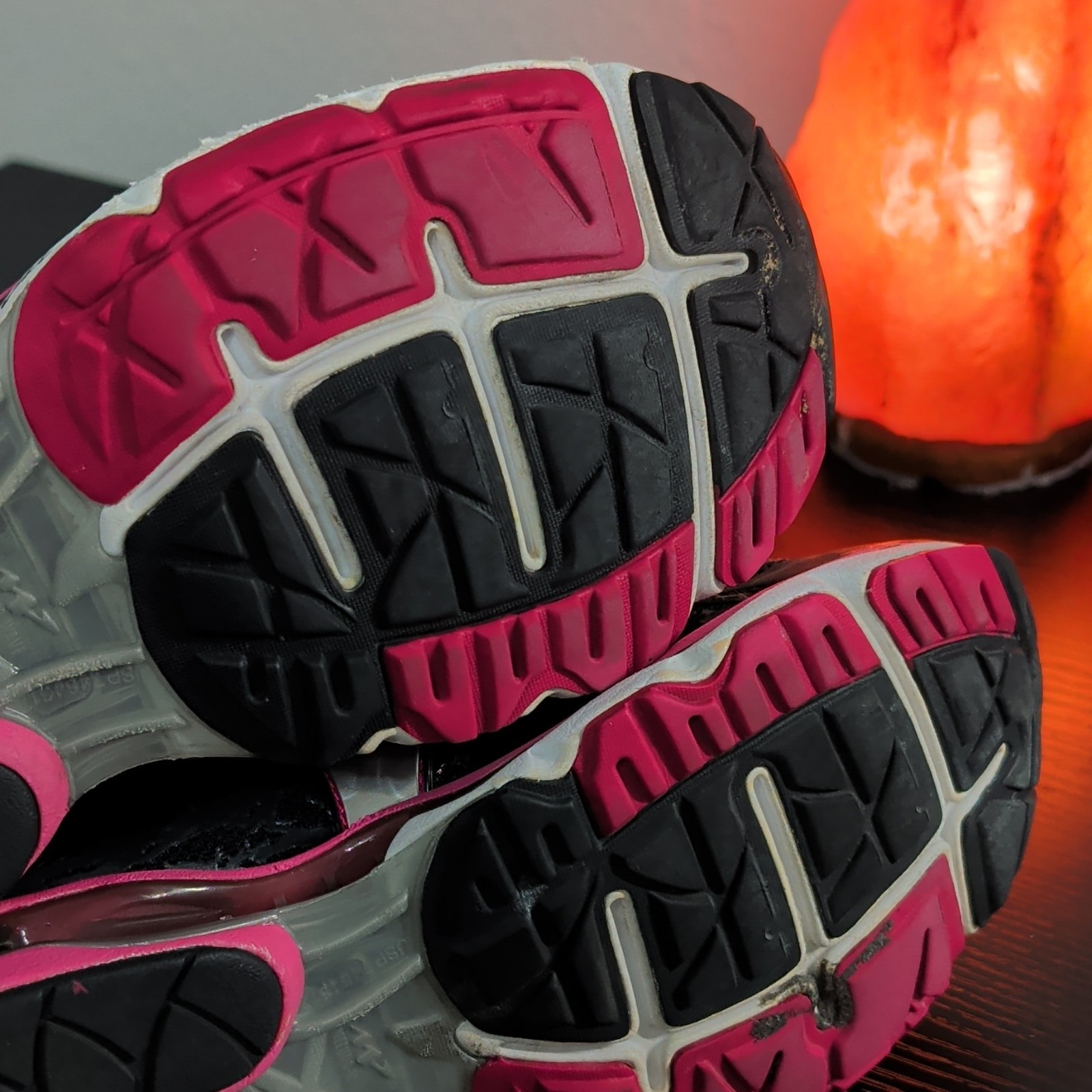 Mizuno Wave Creation 16 Women’s Running Sneaker Black/Pink/Silver Mesh Size 8.5