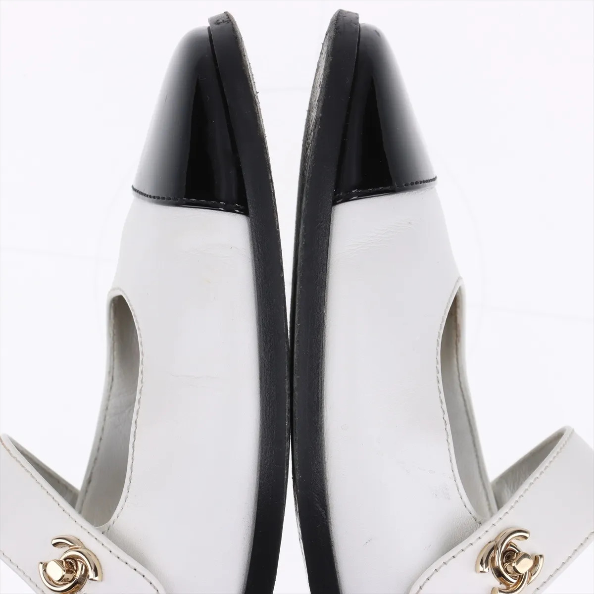 Chanel Coco Mark Turnlock Leather & patent Strap Pumps 38C Ladies’ Black × White