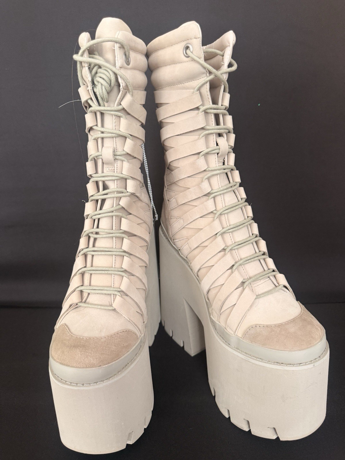 ✨ Darker Wavs Compression Suede Platform Heel Boots ✨w 10