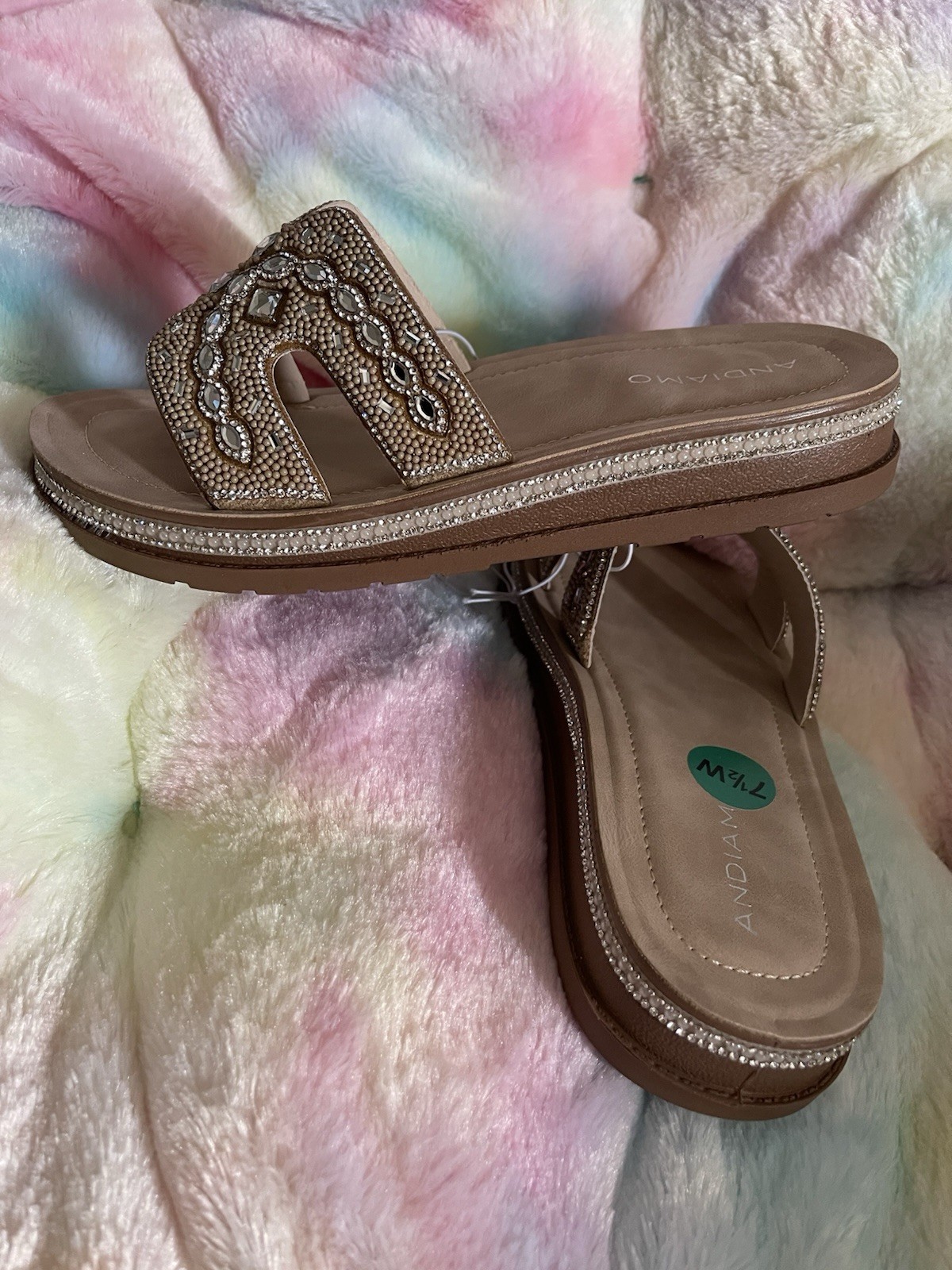 Andiamo Women’s Tan Beaded Rhinestone Slip On Slide Sandals Sz 7 1/2 W New