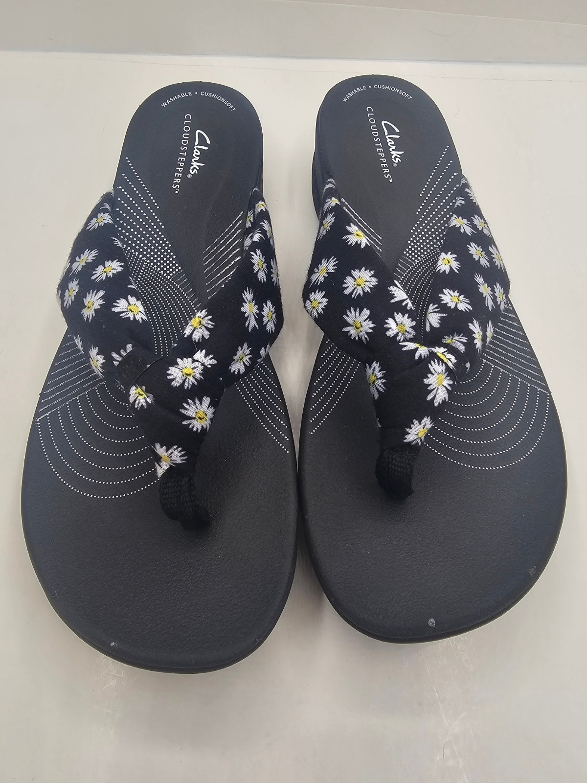 Clarks Cloudsteppers Flip Flop Sandals Women’s Size 10 Black Daisy Cushionsoft