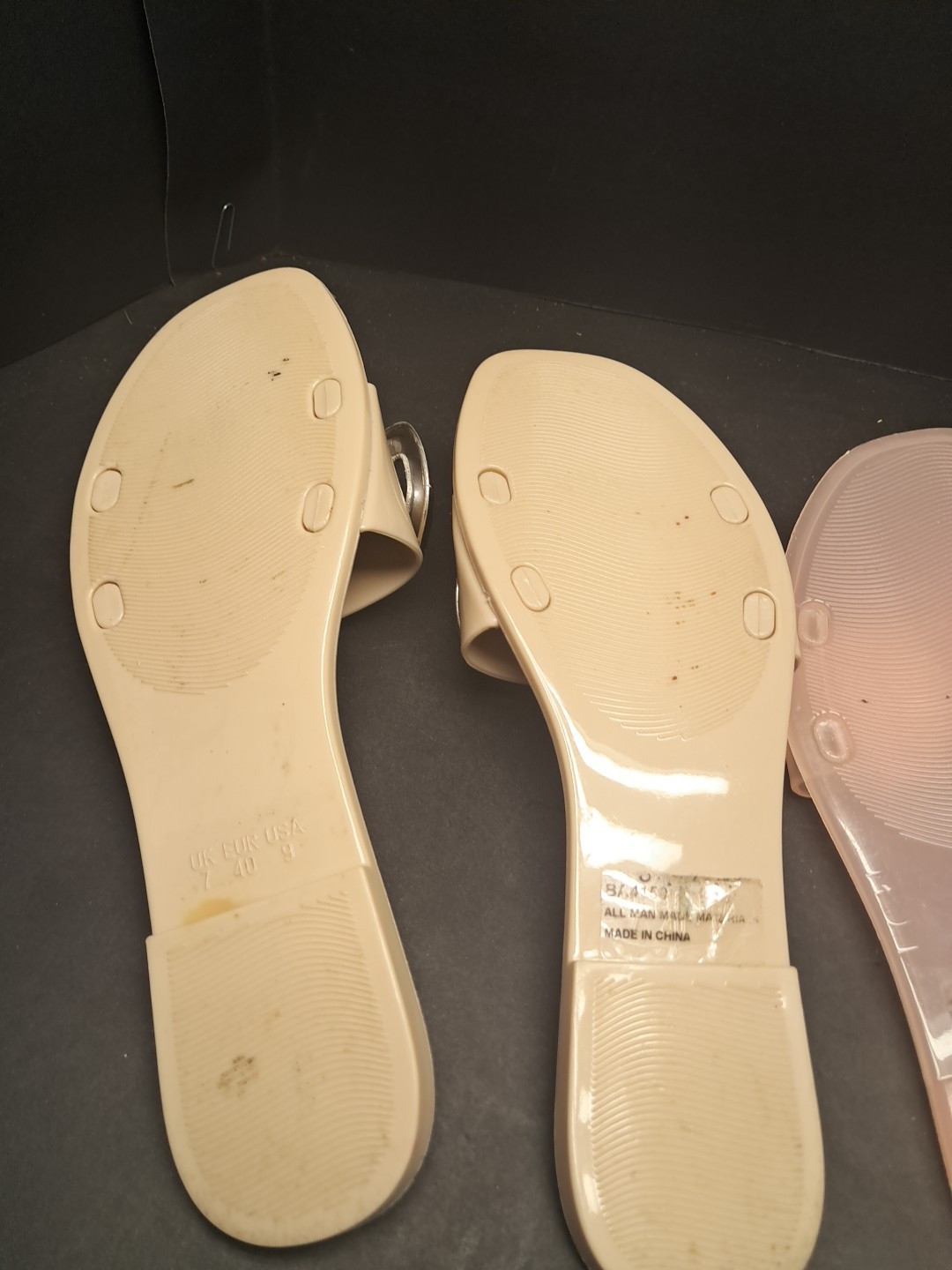 💯🔥 2 Pair Of ROUGE Medium Size 9 Sandals Please See Photos For Description 🔥