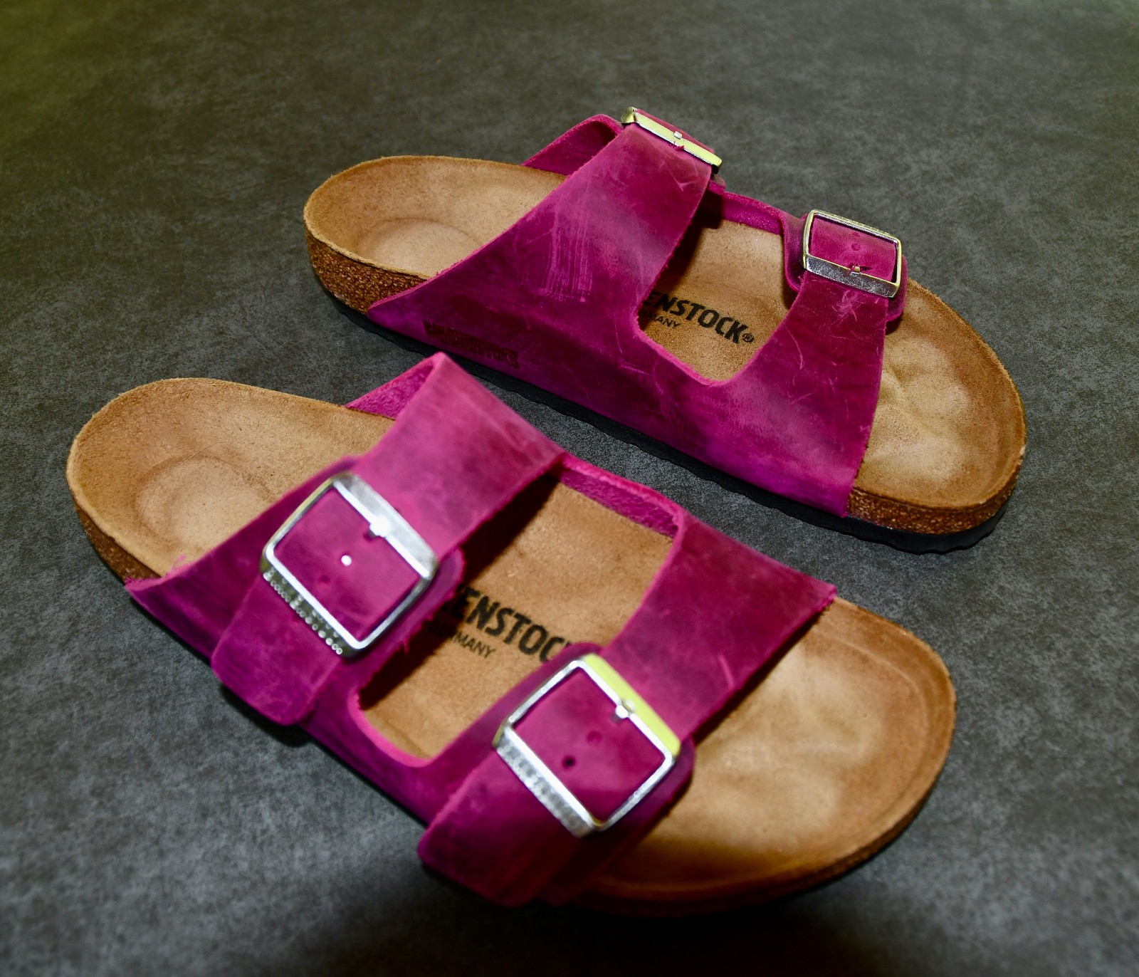 Birkenstock Arizona Oiled Leather Sandal Size 10 10.5 41 Reg Fuchsia Pink Sandal