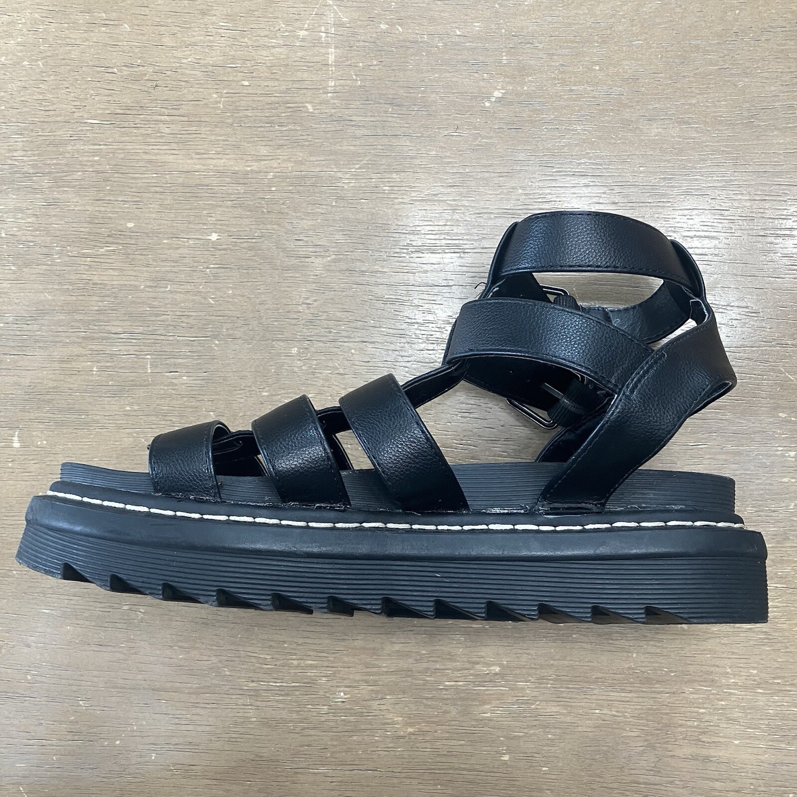 Vintage Y2K UNIONBAY Chunky Platform Black Fisherman Sandals Women’s 9M Buckles