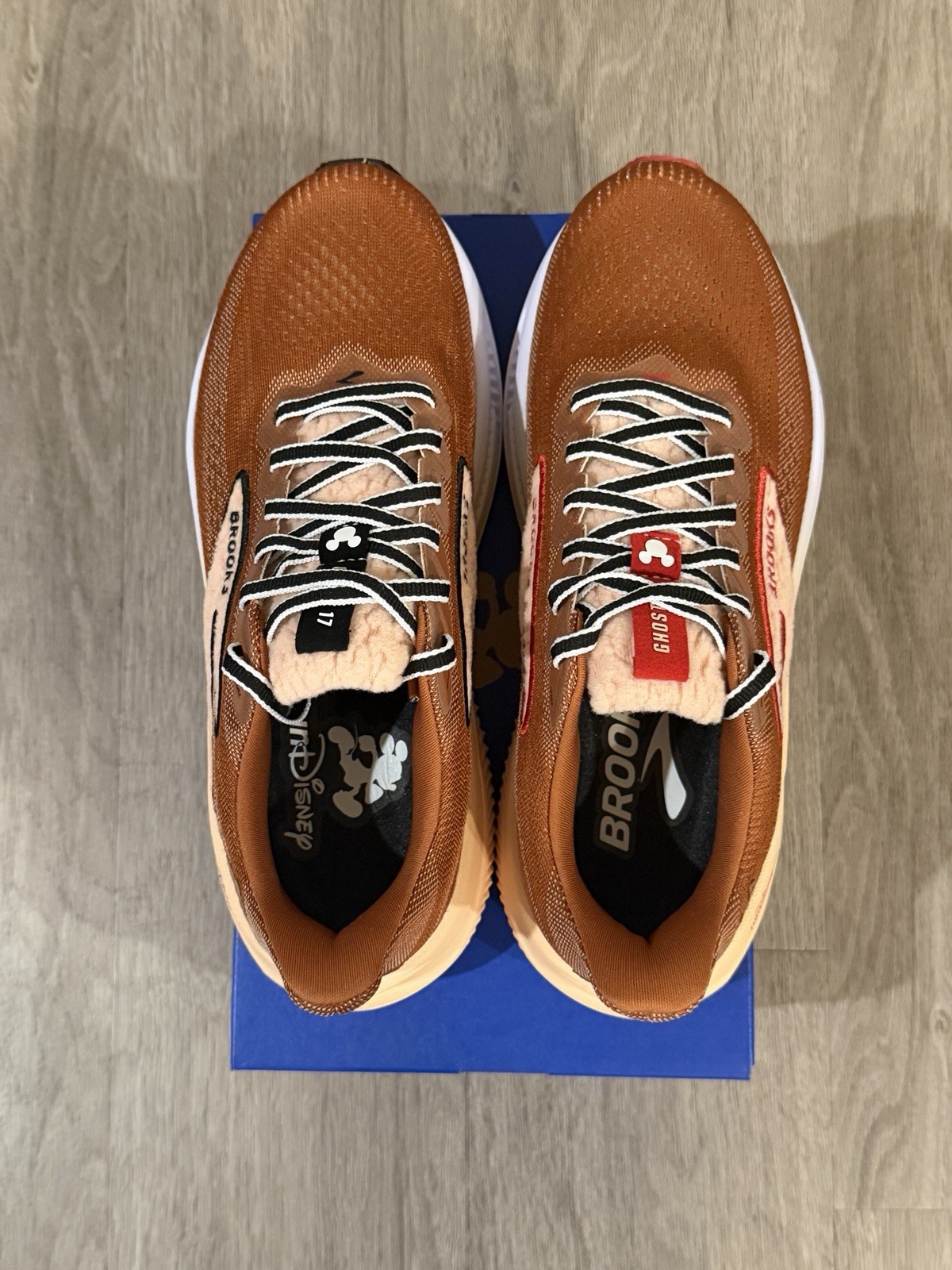 Size 7.5W – Chip N Dale Ghost 17 Brooks Run Disney Women’s LIMITED EDITION New